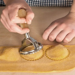 Nerezové vykrajovátko na ravioly s madlem - 10 cm