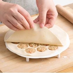 Forma do produkcji makaronu i pierogów - 37 otworów 25 cm