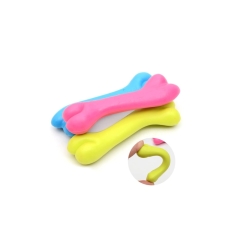 Gumová hračka pro psy 12 cm - barevná kost