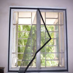 Síť proti hmyzu do okna (150x180) černá  