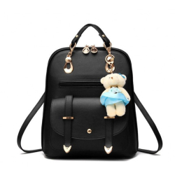 Elegantní batoh z eko kůže s přívěskem medvídka - černý